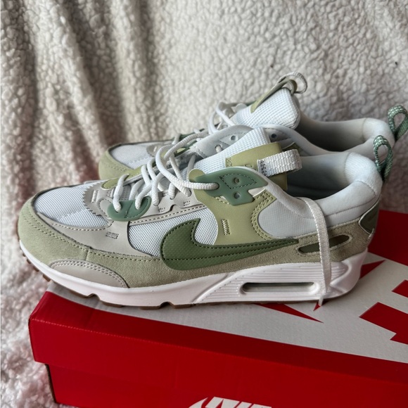 Nike Air Max 90 Futura Sneakers in Green and White - Picture 4 of 7